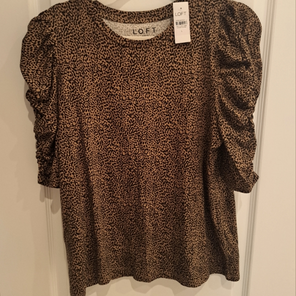 Loft leopard top
